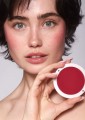 Annabelle Minerals Red Velvet kremowy róż modelka